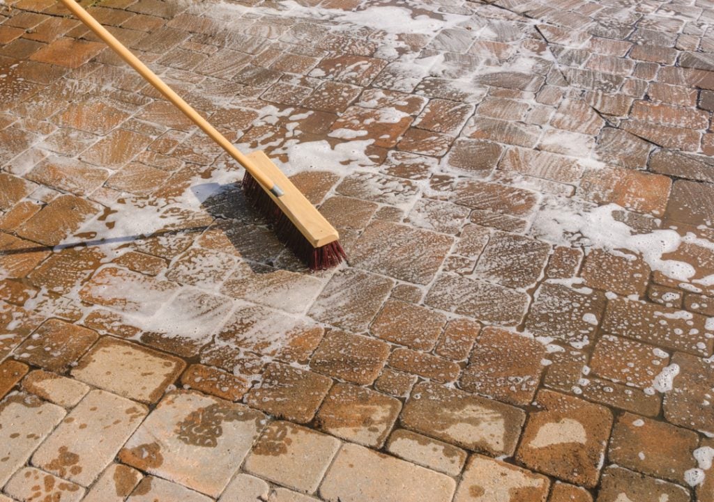 How to Clean Pavers (with Pictures) - wikiHow