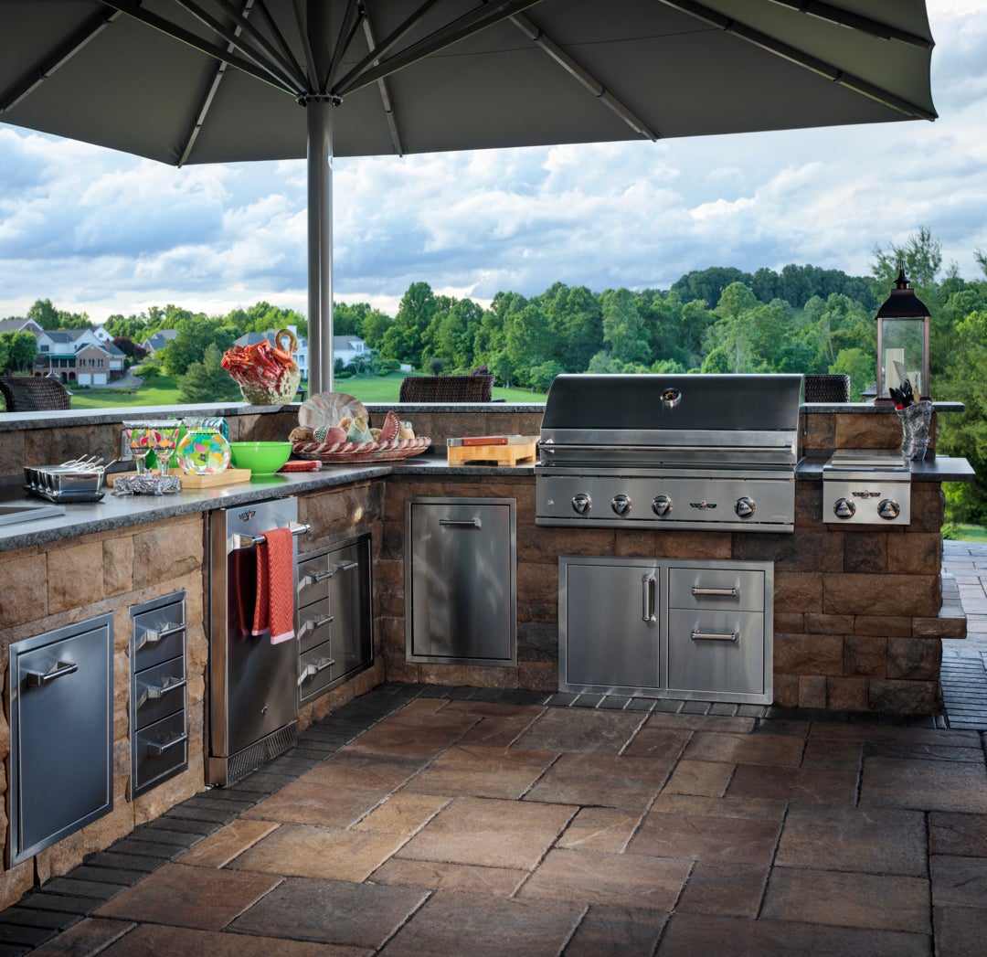 Backyard Bash: Turning Your Outdoor Room into a Homegating Party Space ...