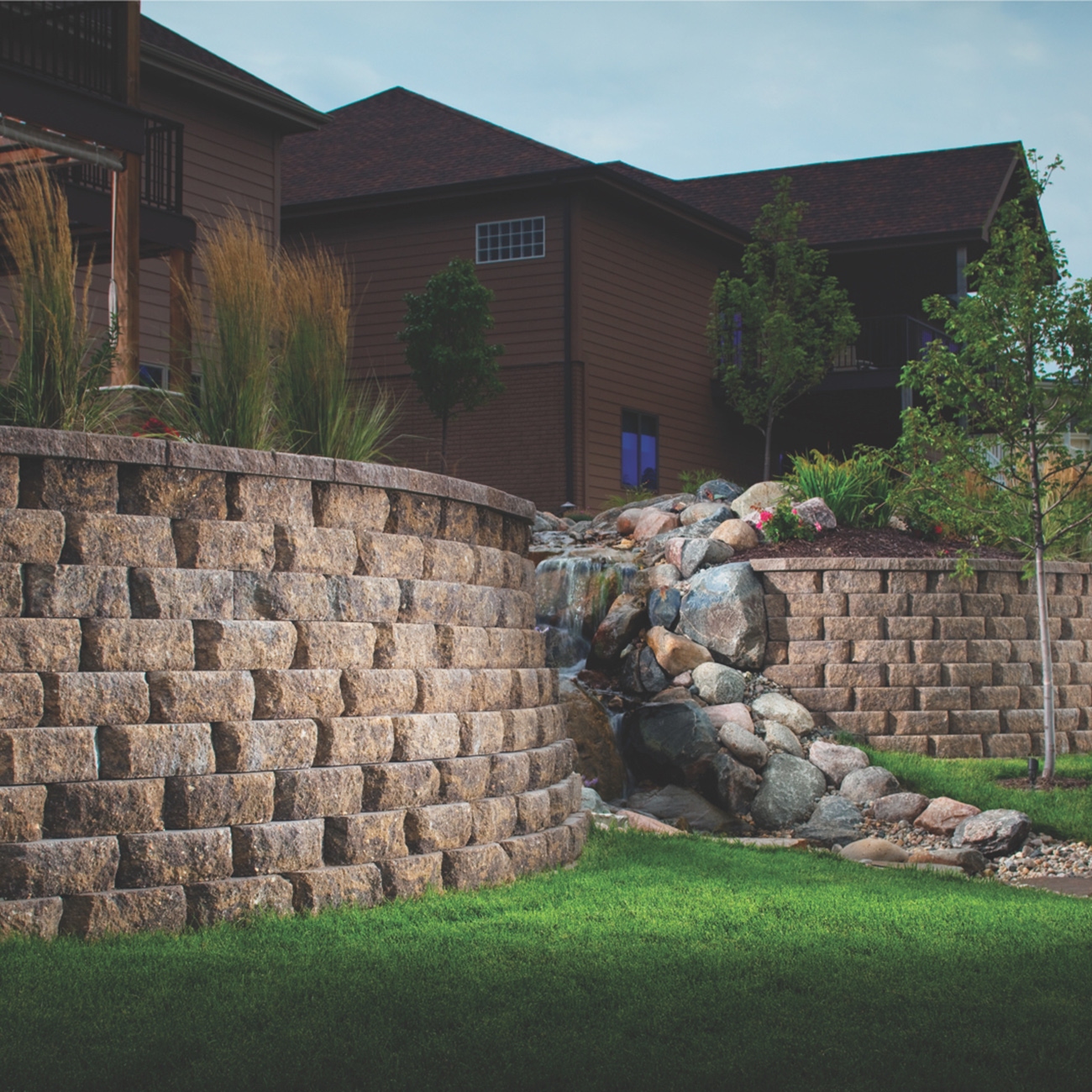 Diamond Stone Cut Retaining Wall System Seattle