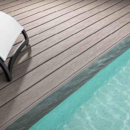 For a cool feel underfoot, MoistureShield® decking with CoolDeck® Technology is a great choice. 