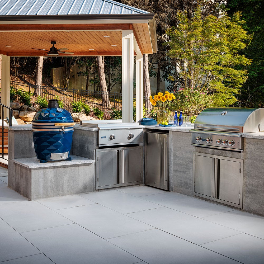 Backyard with Belgard elements and Artforms. 